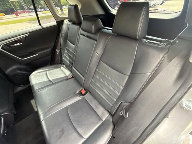 Used 2020 Toyota RAV4 Limited FWD image 17