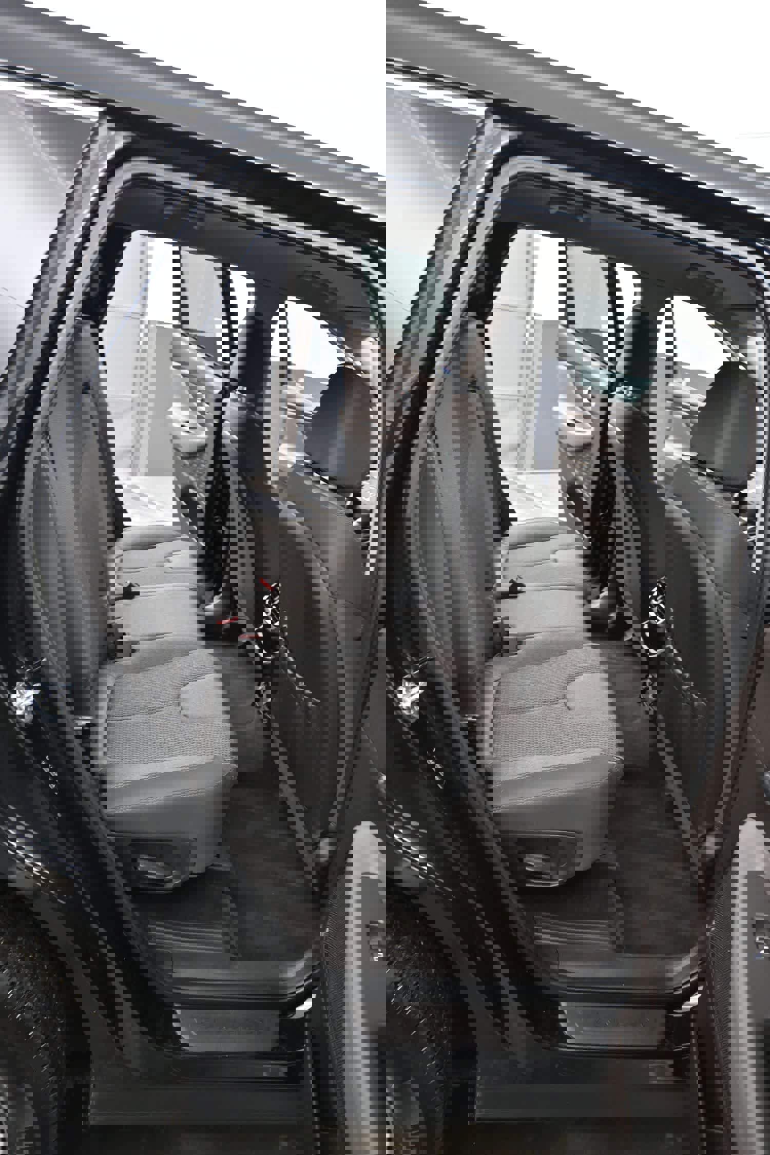 Used 2020 Hyundai Santa Fe SE image 15