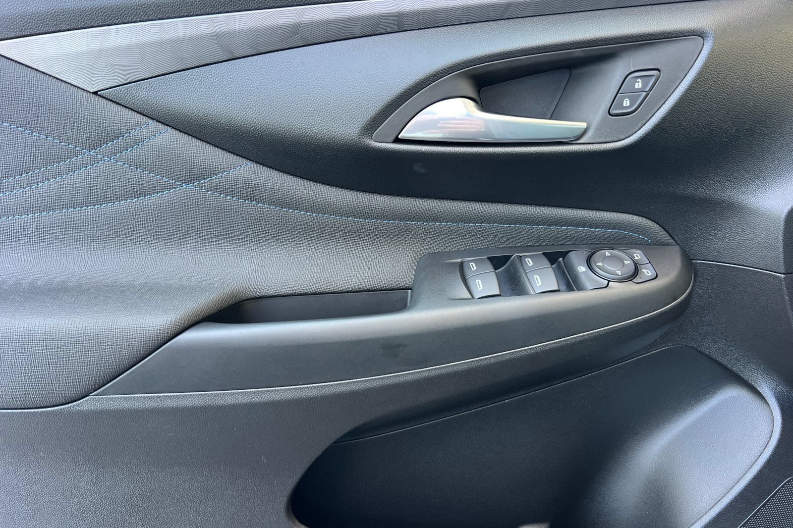 Used 2026 Buick Envista Sport Touring FWD image 8