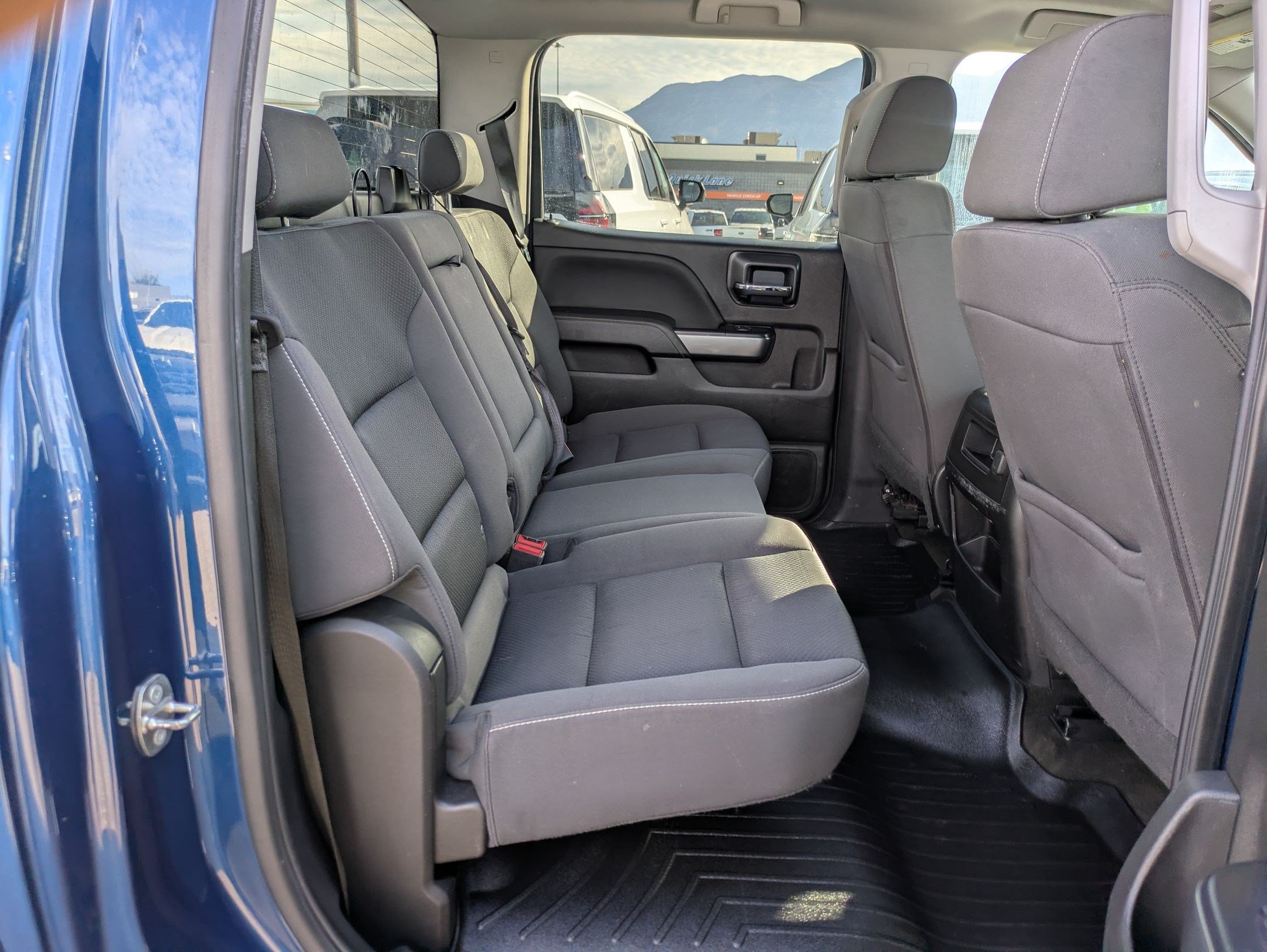 Used 2018 Chevrolet Silverado 1500 LT w/ LT Fleet Convenience Package AWD/4WD image 28