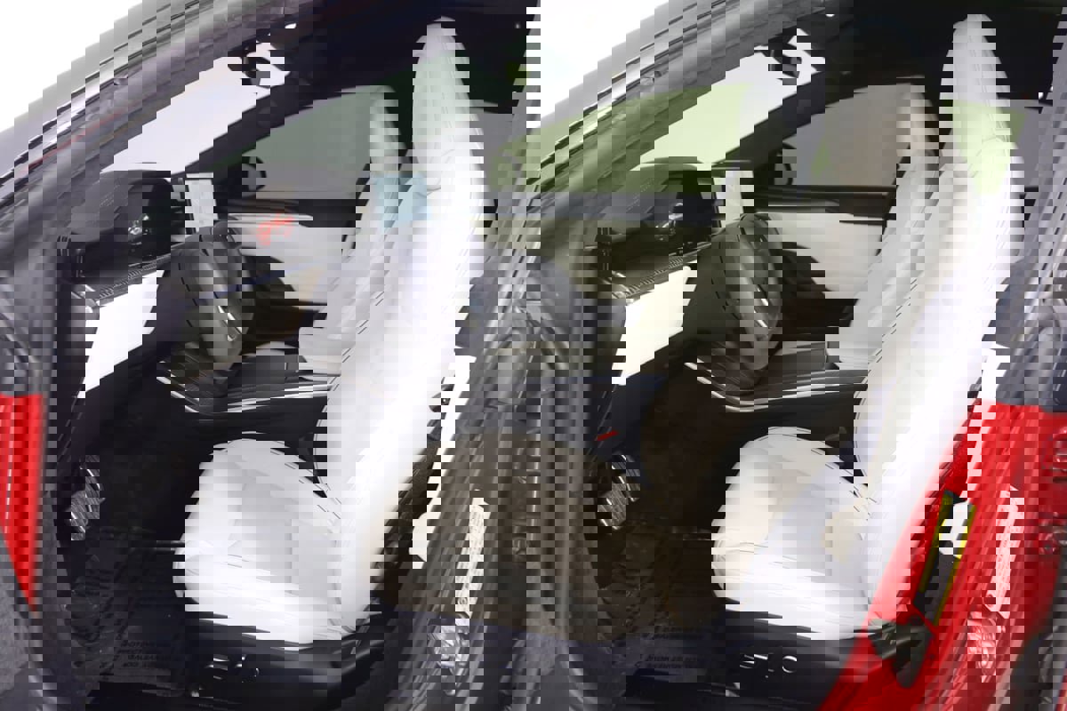 Used 2021 Tesla Model S Plaid image 13