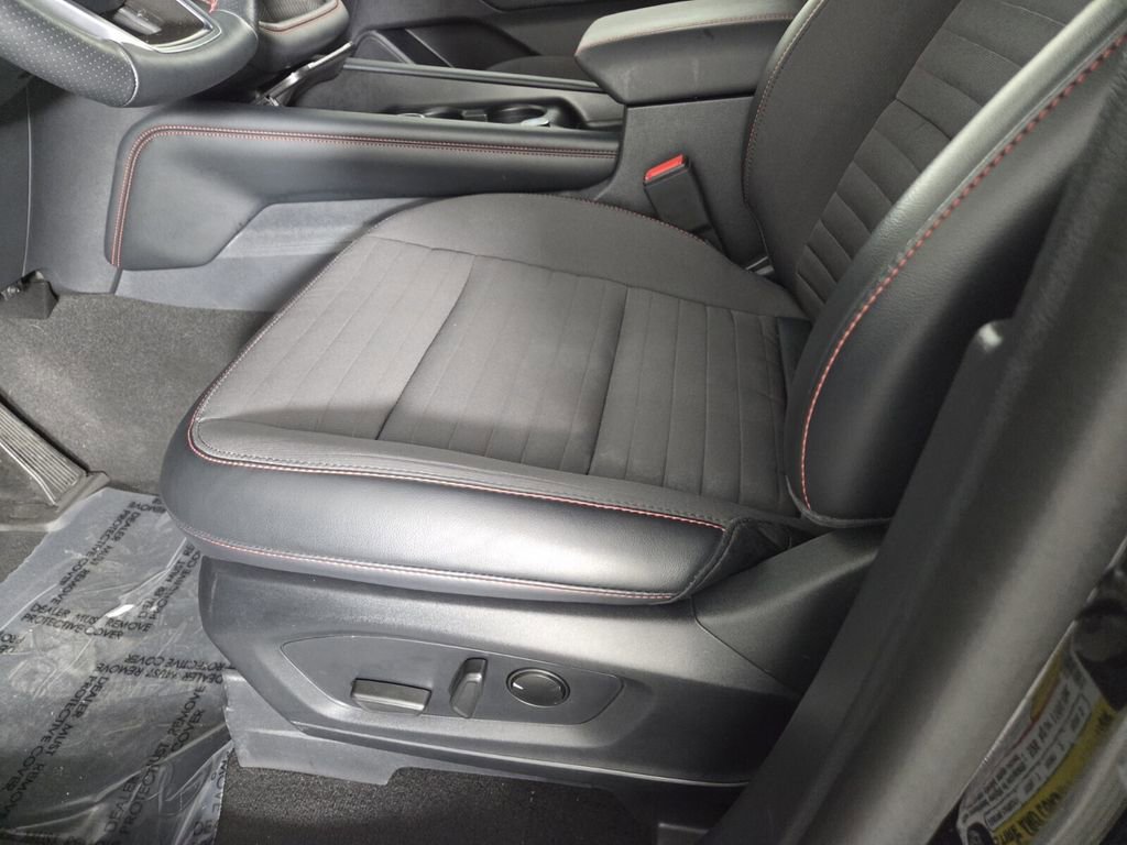 Used 2025 Ford Explorer ST-Line w/ ST-Line Street Pack AWD/4WD image 14