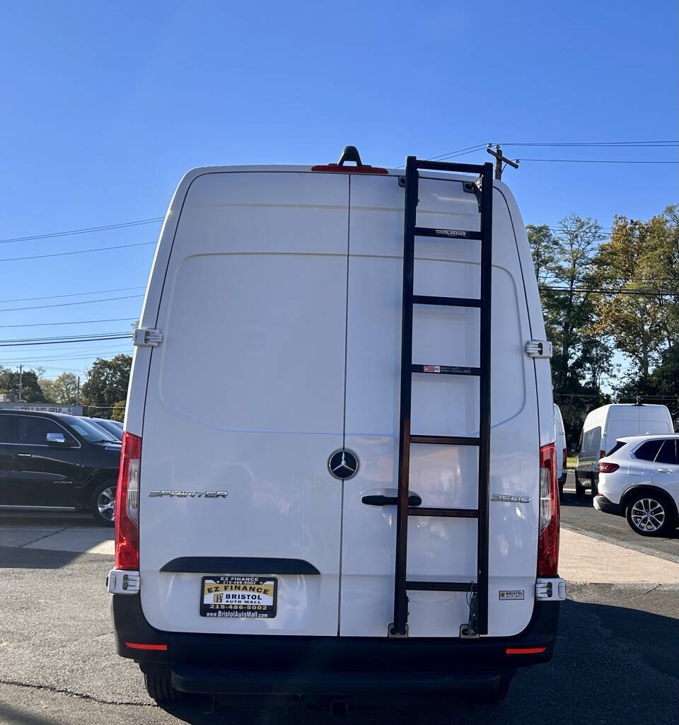 Used 2021 Mercedes-Benz Sprinter 2500 image 4