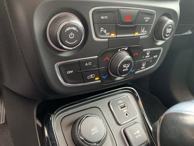 Used 2021 Jeep Compass Limited image 35