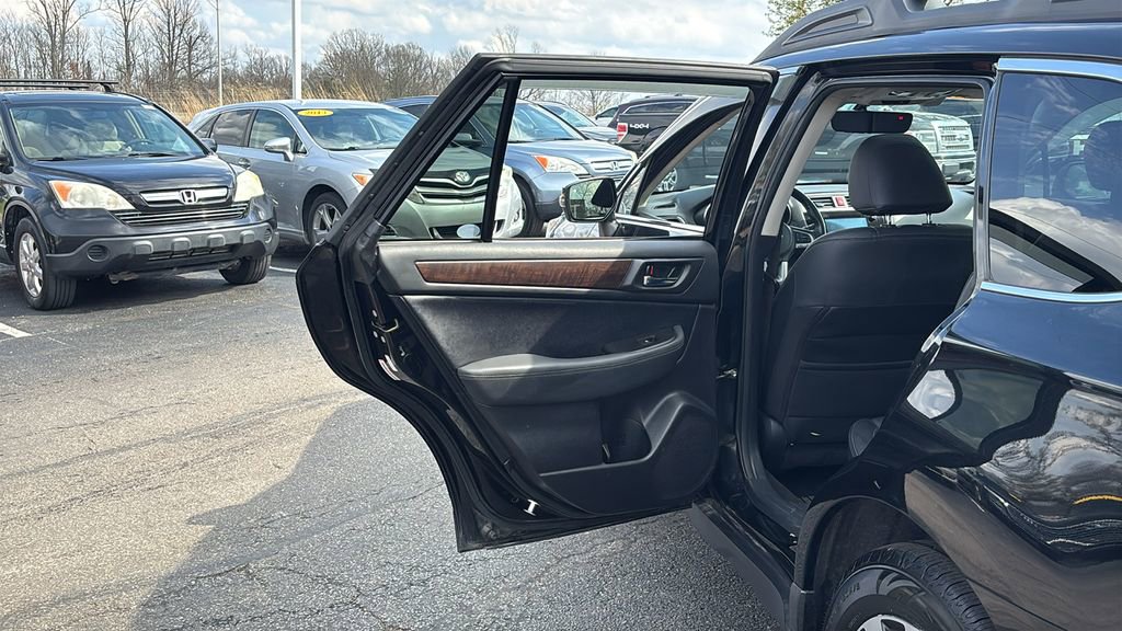 Used 2017 Subaru Outback 2.5i Limited image 27