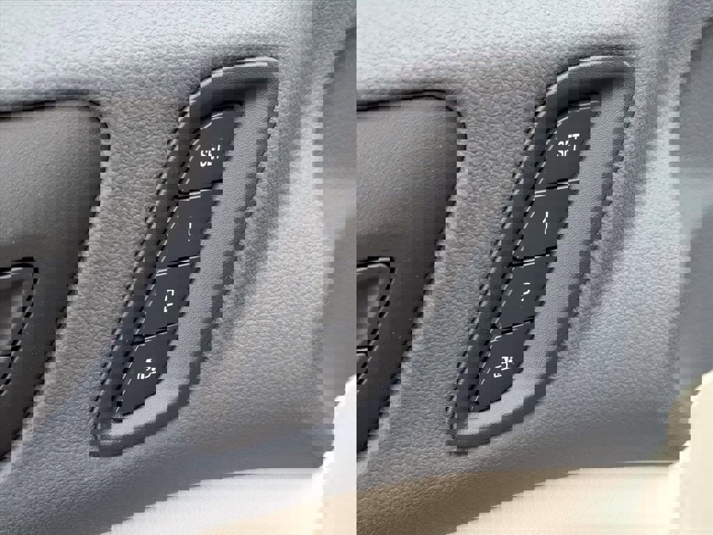 Used 2023 GMC Acadia Denali w/ Denali Technology Package image 6