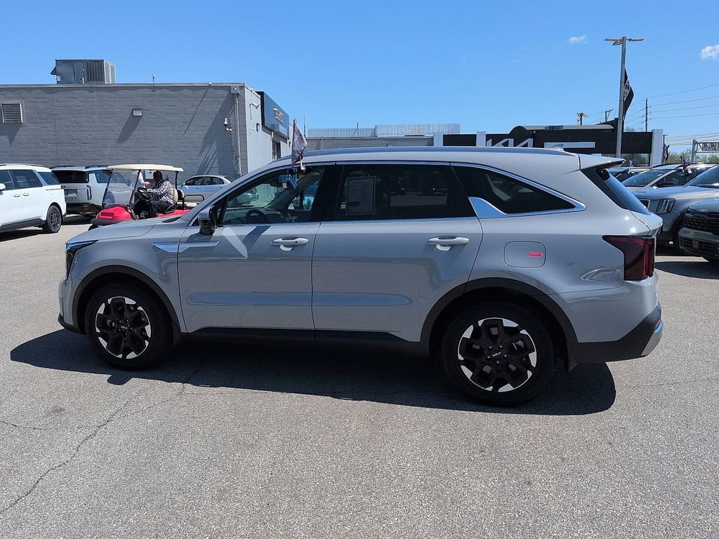 Used 2026 Kia Sorento S w/ S Panoramic Sunroof Package image 4