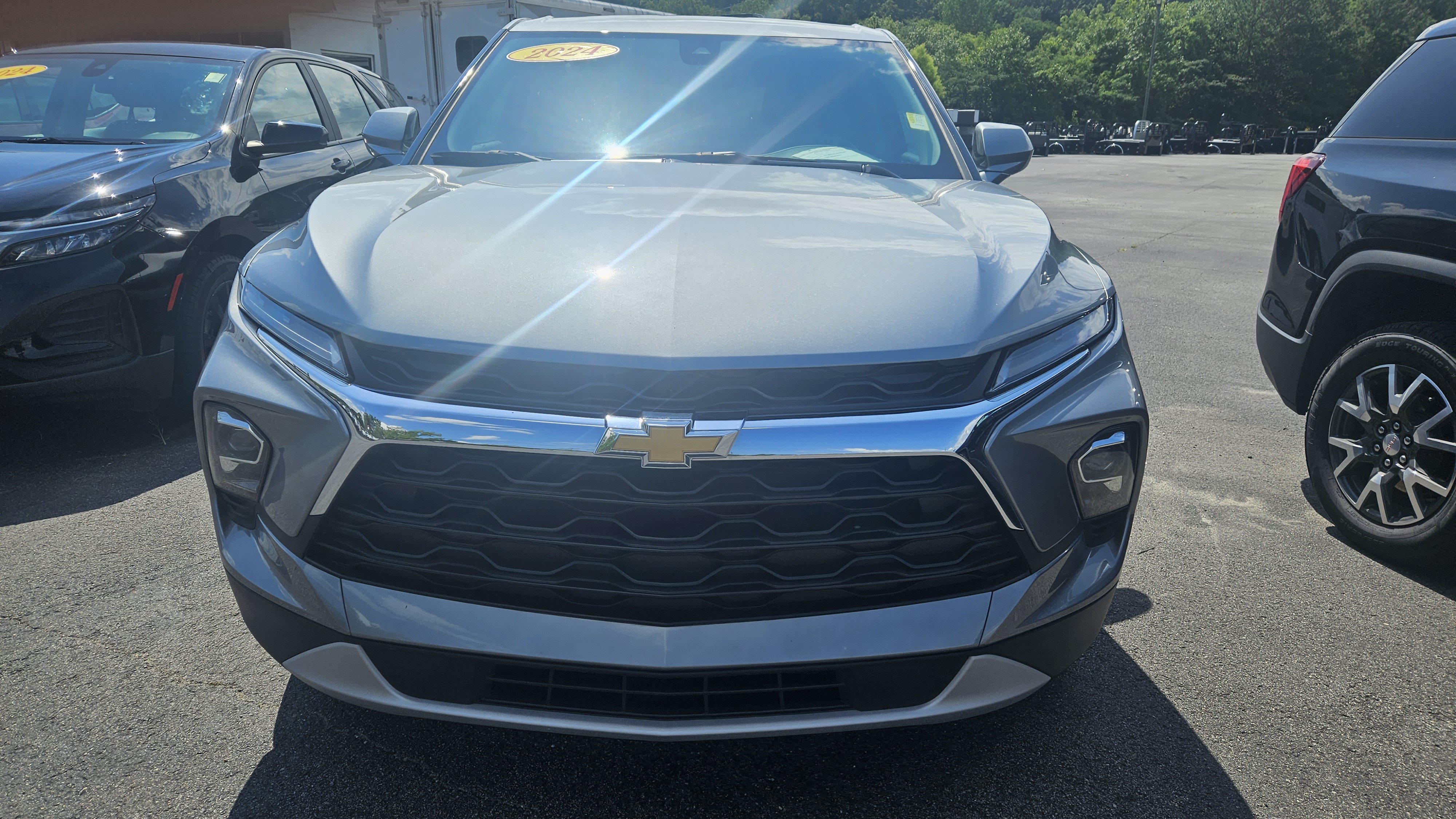 Used 2024 Chevrolet Blazer LT FWD image 3
