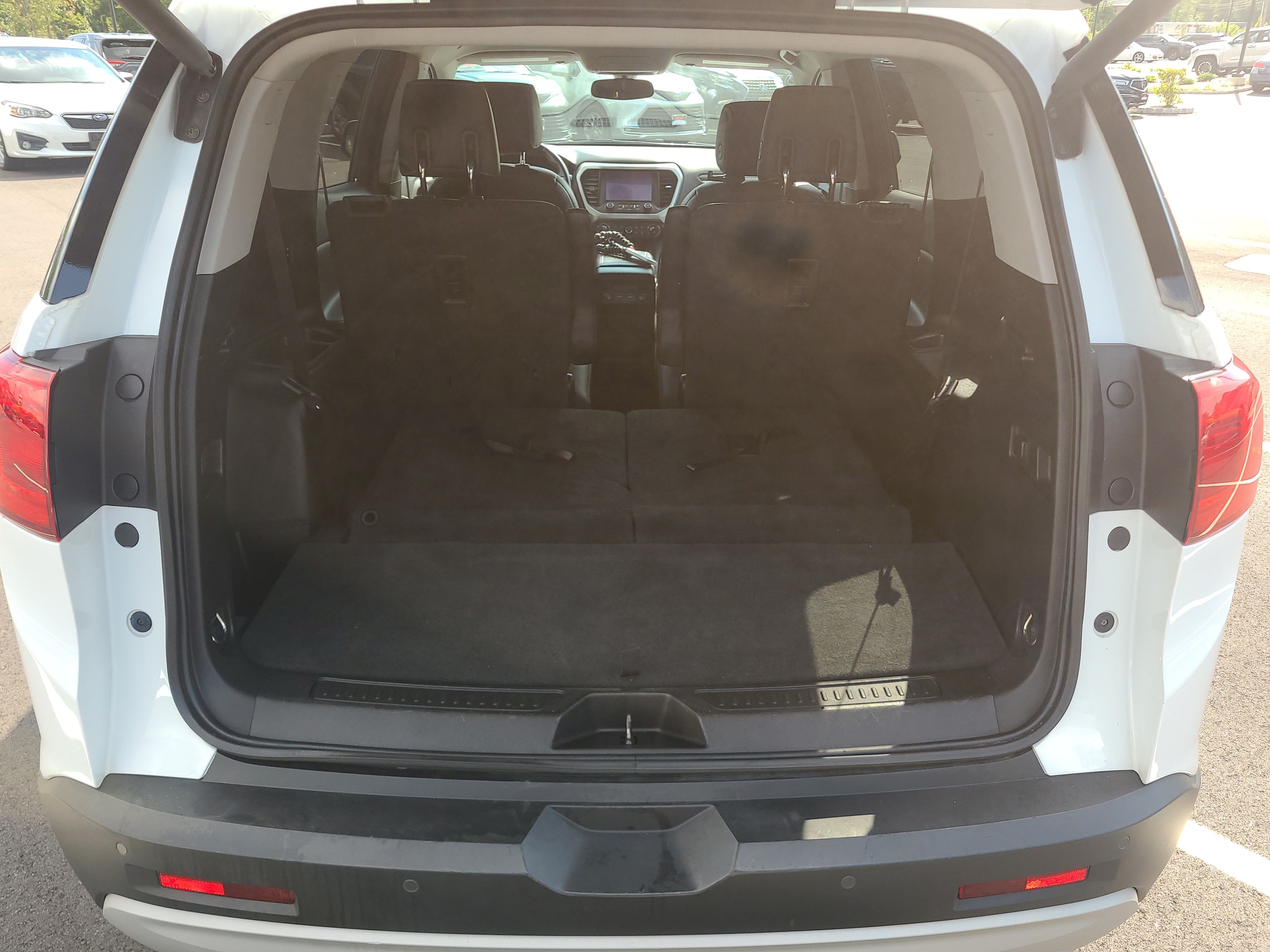 Used 2019 GMC Acadia SLT AWD/4WD image 29