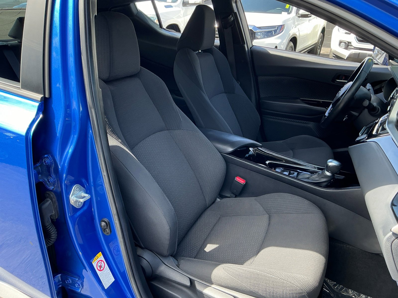 Used 2019 Toyota C-HR XLE FWD image 11