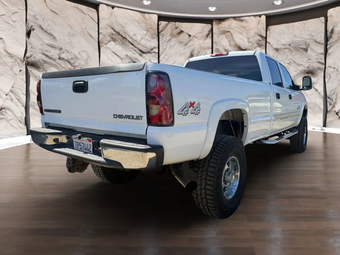 Used 2005 Chevrolet Silverado 2500 LT w/ Heavy-Duty Power Package AWD/4WD image 6