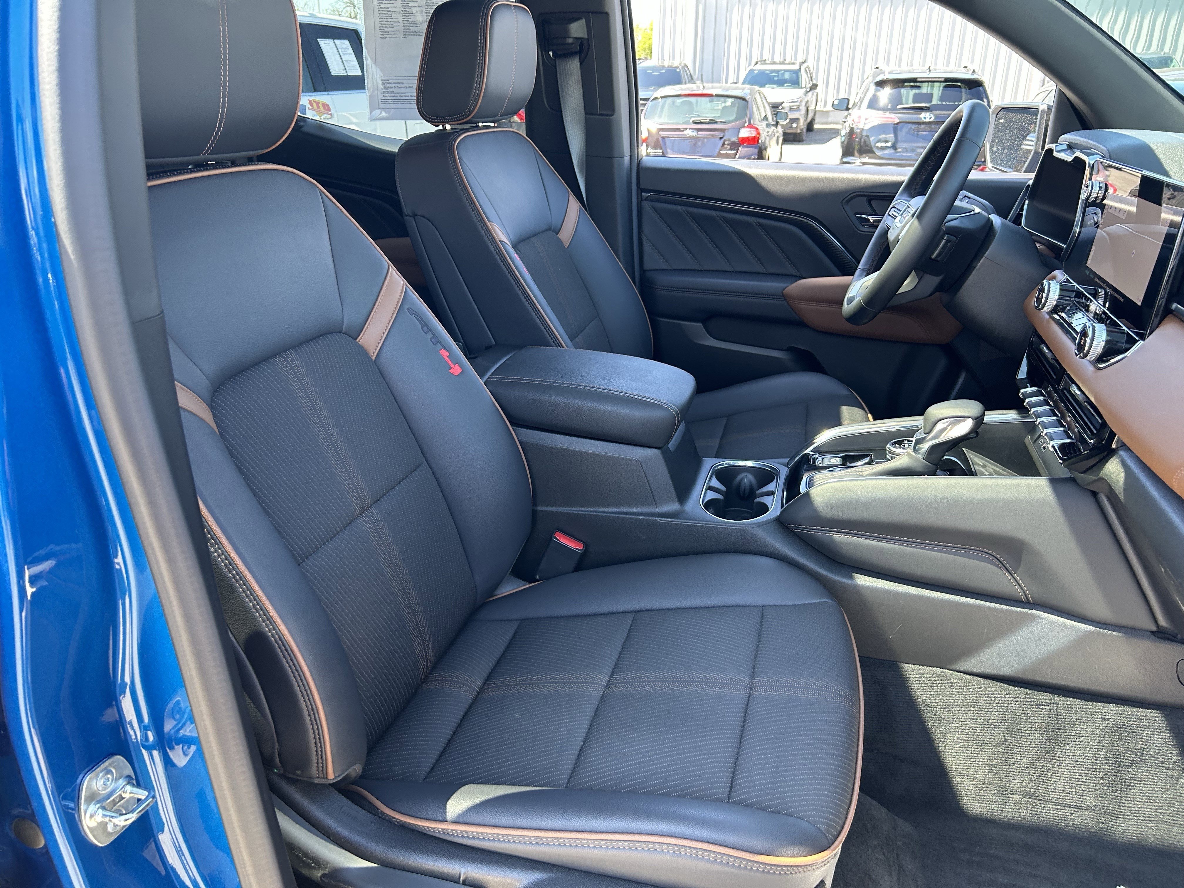 Used 2024 GMC Canyon AT4 w/ Canyon Safety Plus Package image 27