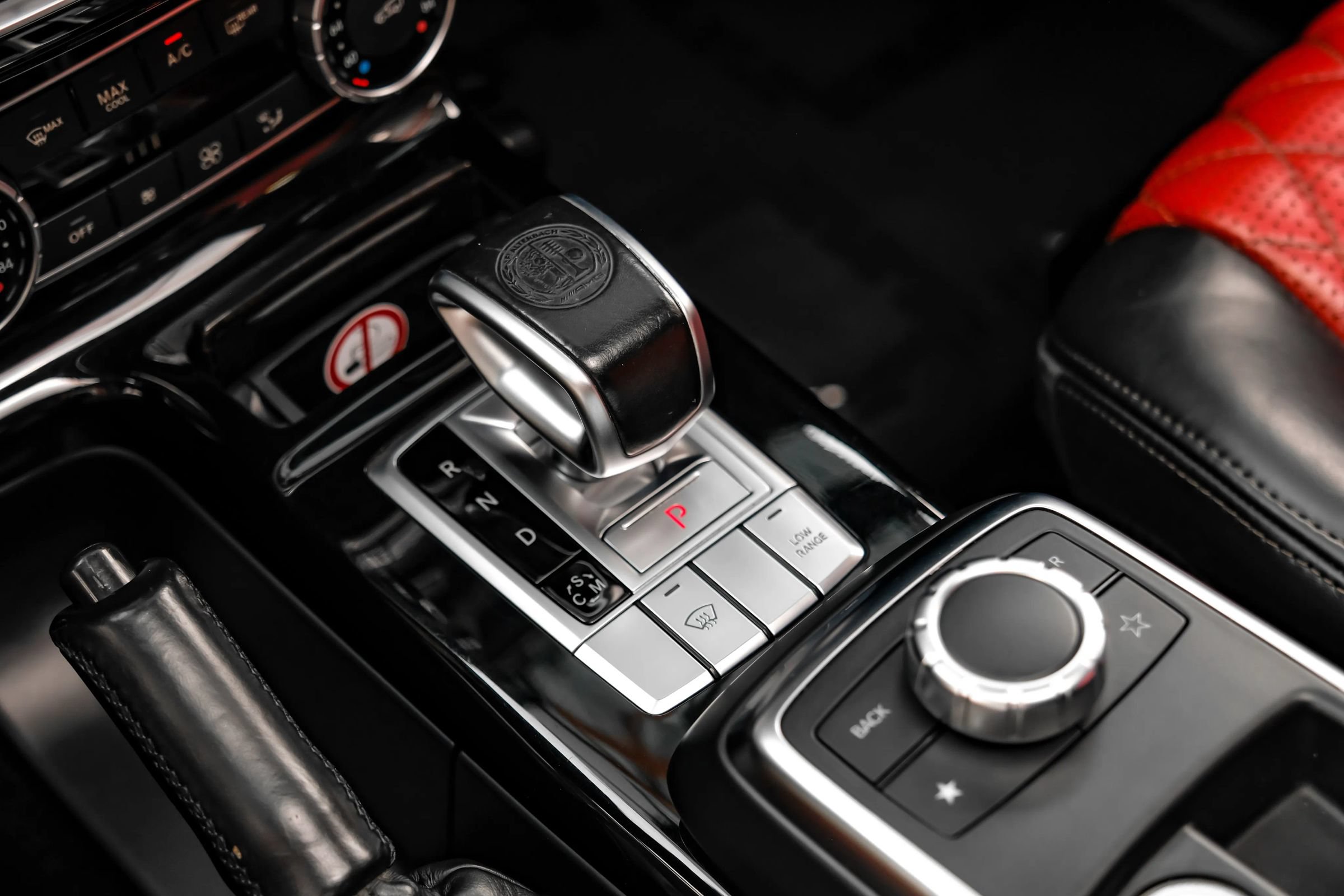 Used 2015 Mercedes-Benz G 63 AMG 4MATIC w/ PA6 Package image 22