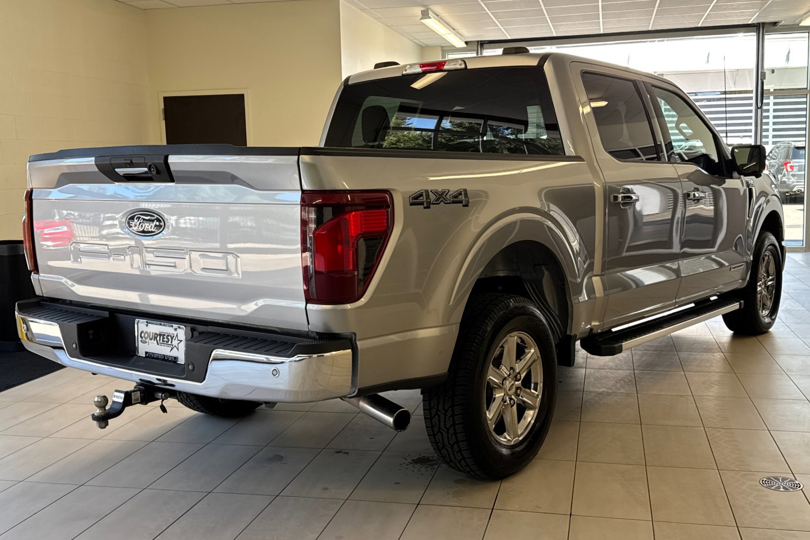 Certified 2024 Ford F150 XLT w/ Mobile Office Package AWD/4WD image 4