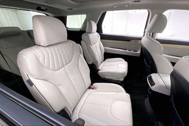 Certified 2025 Hyundai Palisade Limited AWD/4WD image 19
