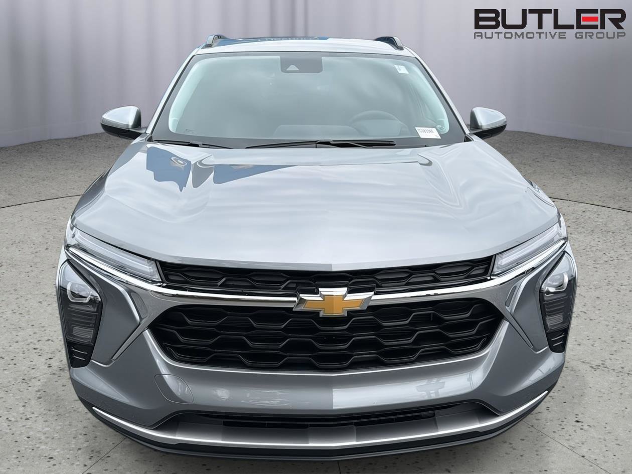 New 2026 Chevrolet Trax LT w/ Driver Confidence Package image 7