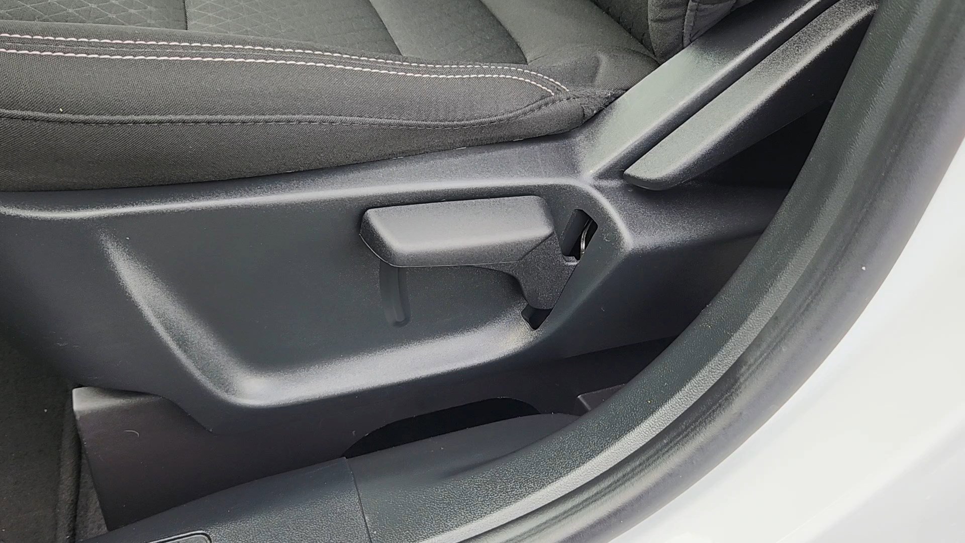 Used 2025 Ford Escape Active image 9