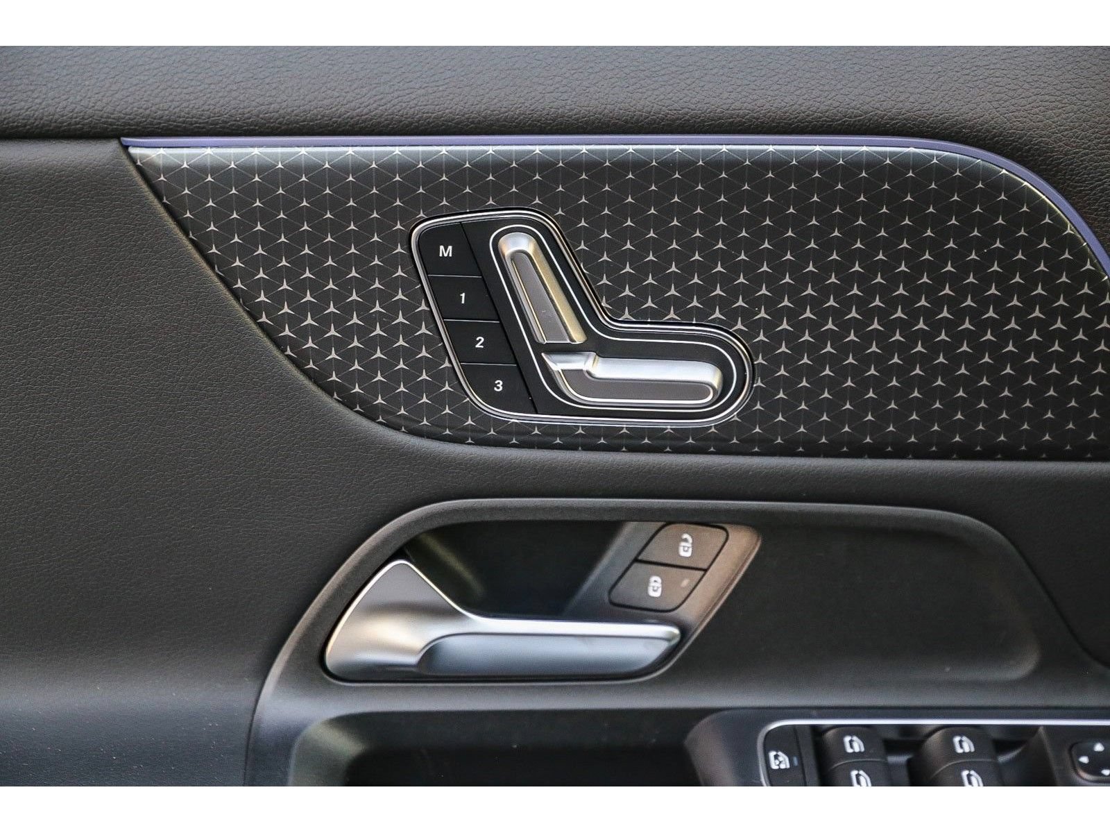 Used 2025 Mercedes-Benz GLA 250 4MATIC image 26