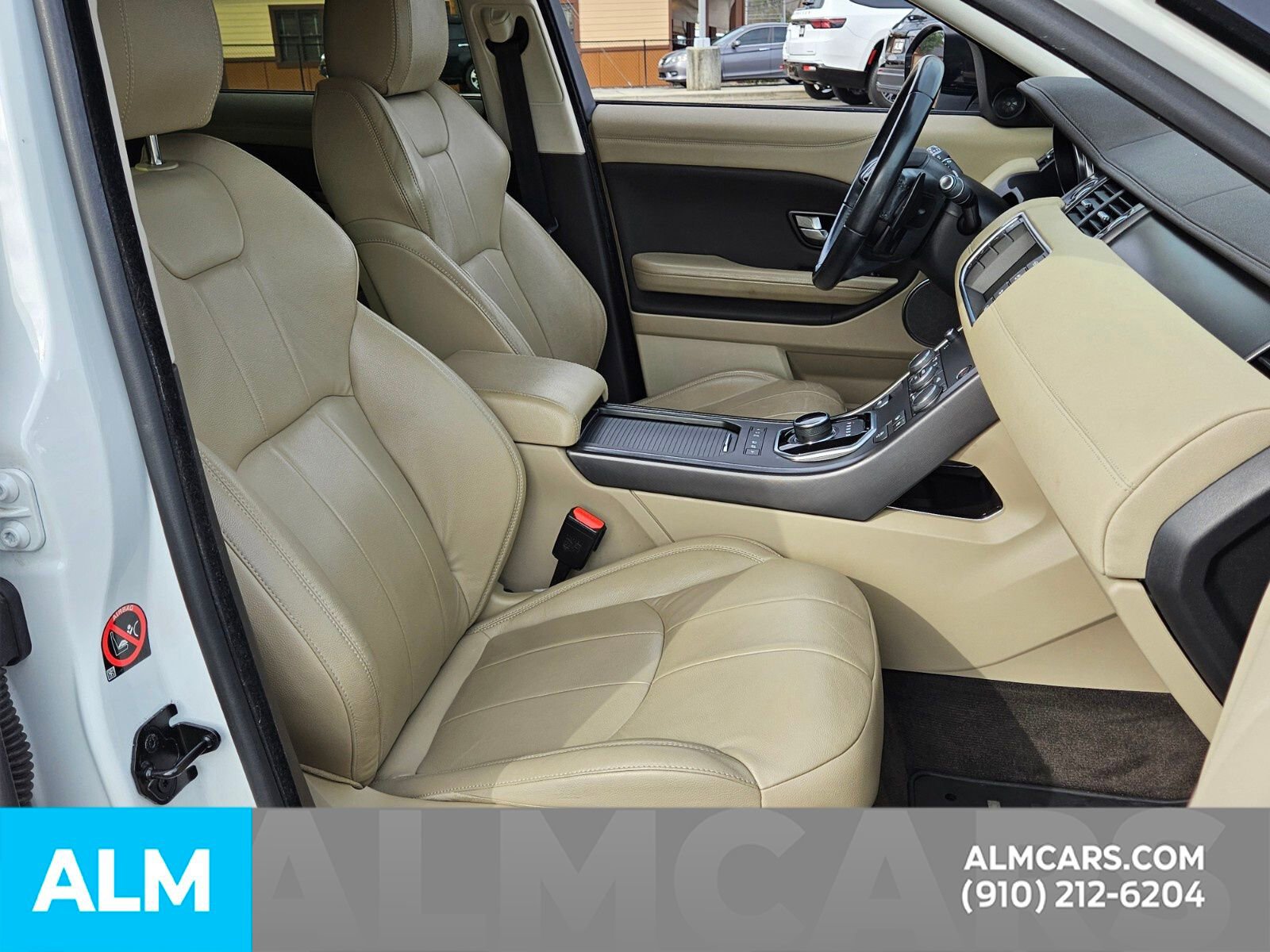 Used 2019 Land Rover Range Rover Evoque SE AWD/4WD image 18