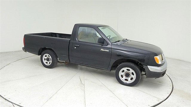 Used 2000 Nissan Frontier XE image 3