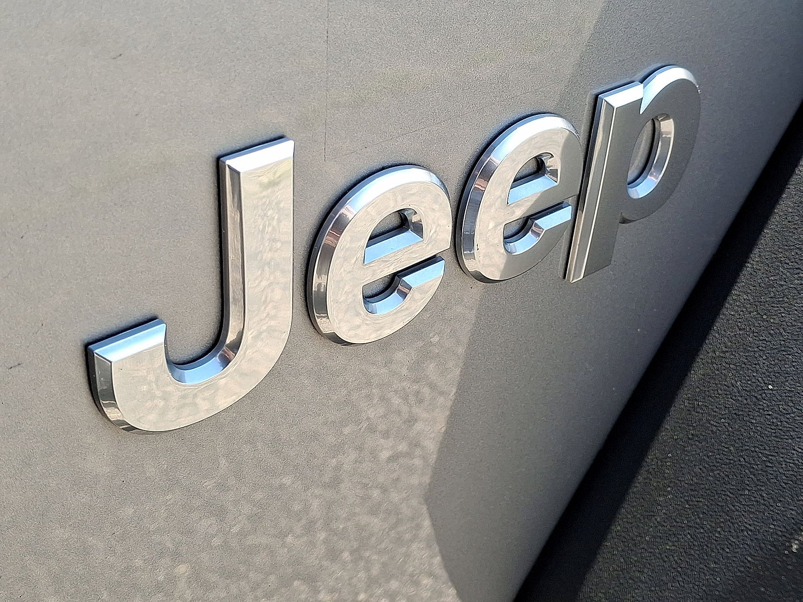 Used 2018 Jeep Wrangler Sport AWD/4WD image 22