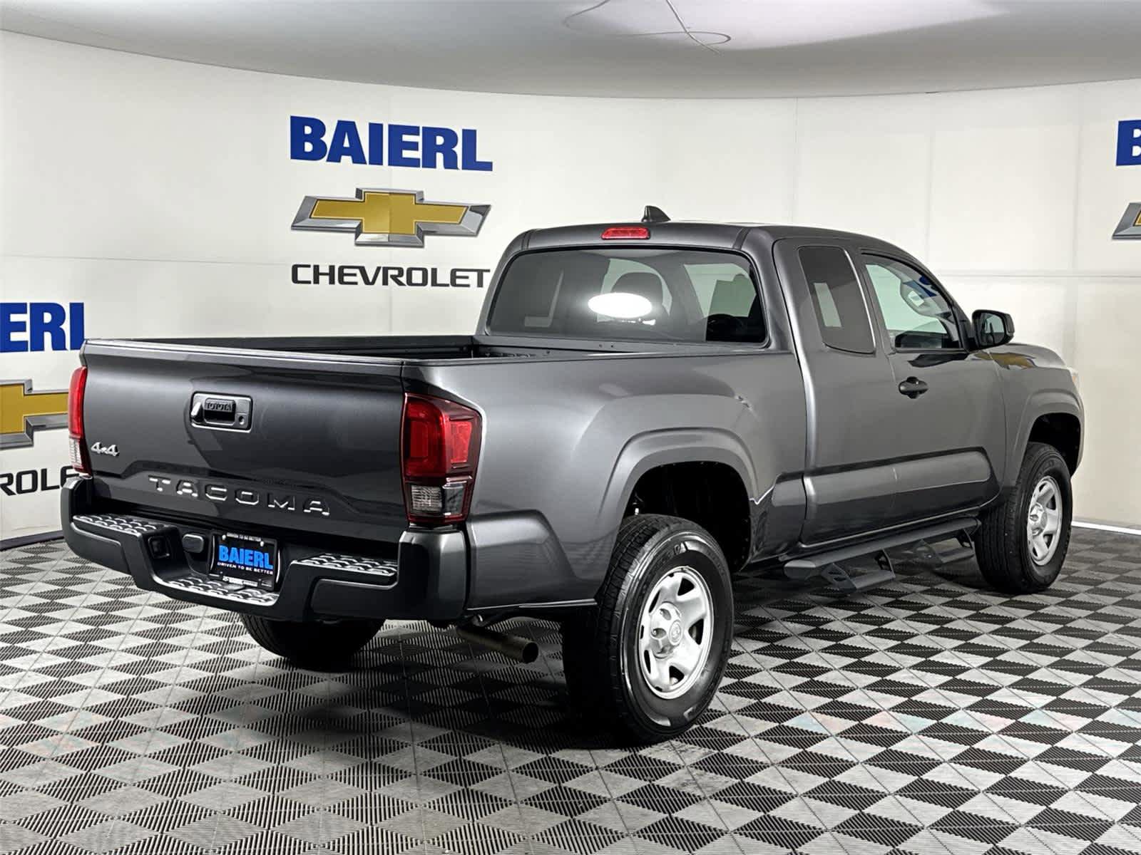 Used 2023 Toyota Tacoma SR AWD/4WD image 5