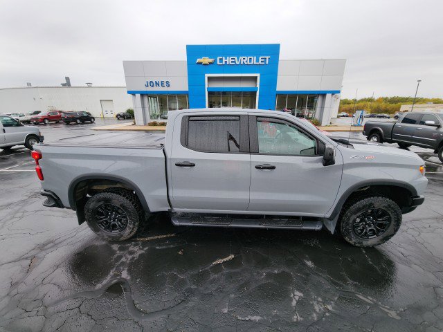 Used 2024 Chevrolet Silverado 1500 ZR2 w/ Technology Package image 6