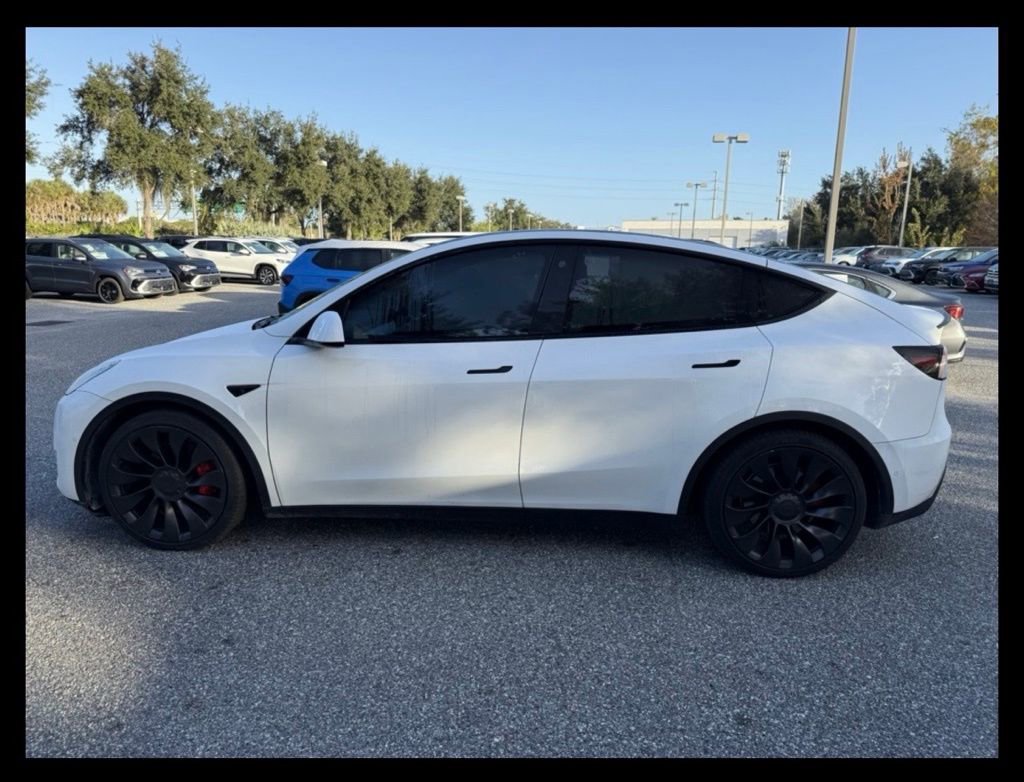 Used 2022 Tesla Model Y Performance image 11