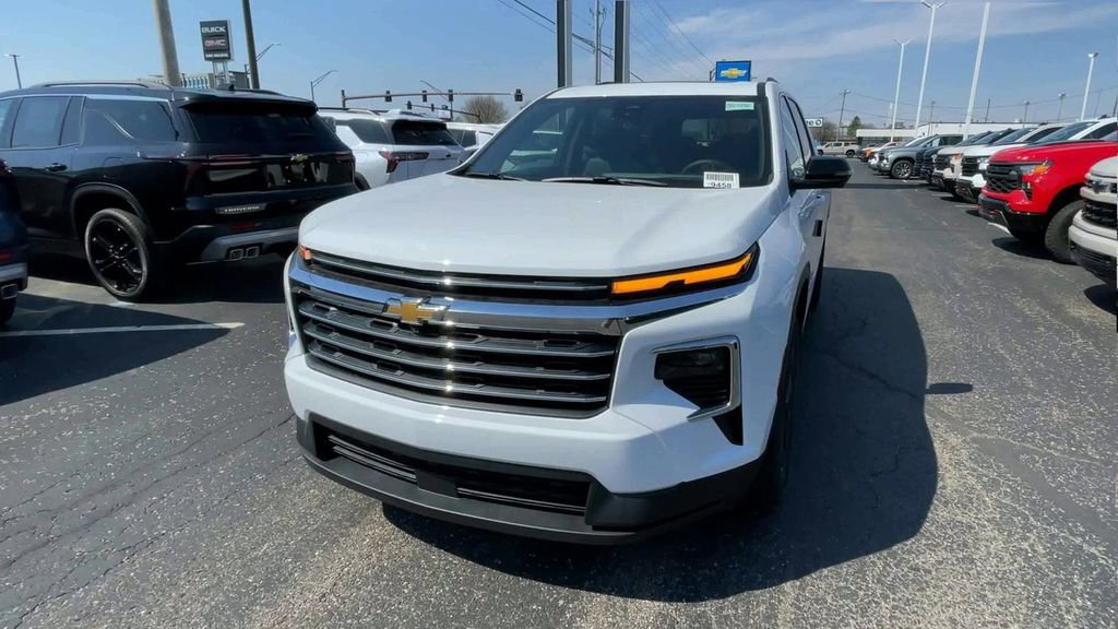 New 2026 Chevrolet Traverse LT w/ Sun and Wheel Package AWD/4WD image 5