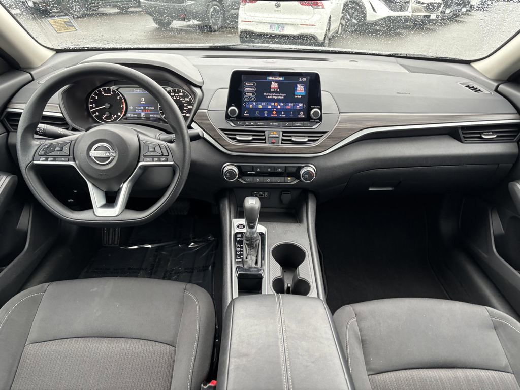 Used 2025 Nissan Altima 2.5 SV image 21