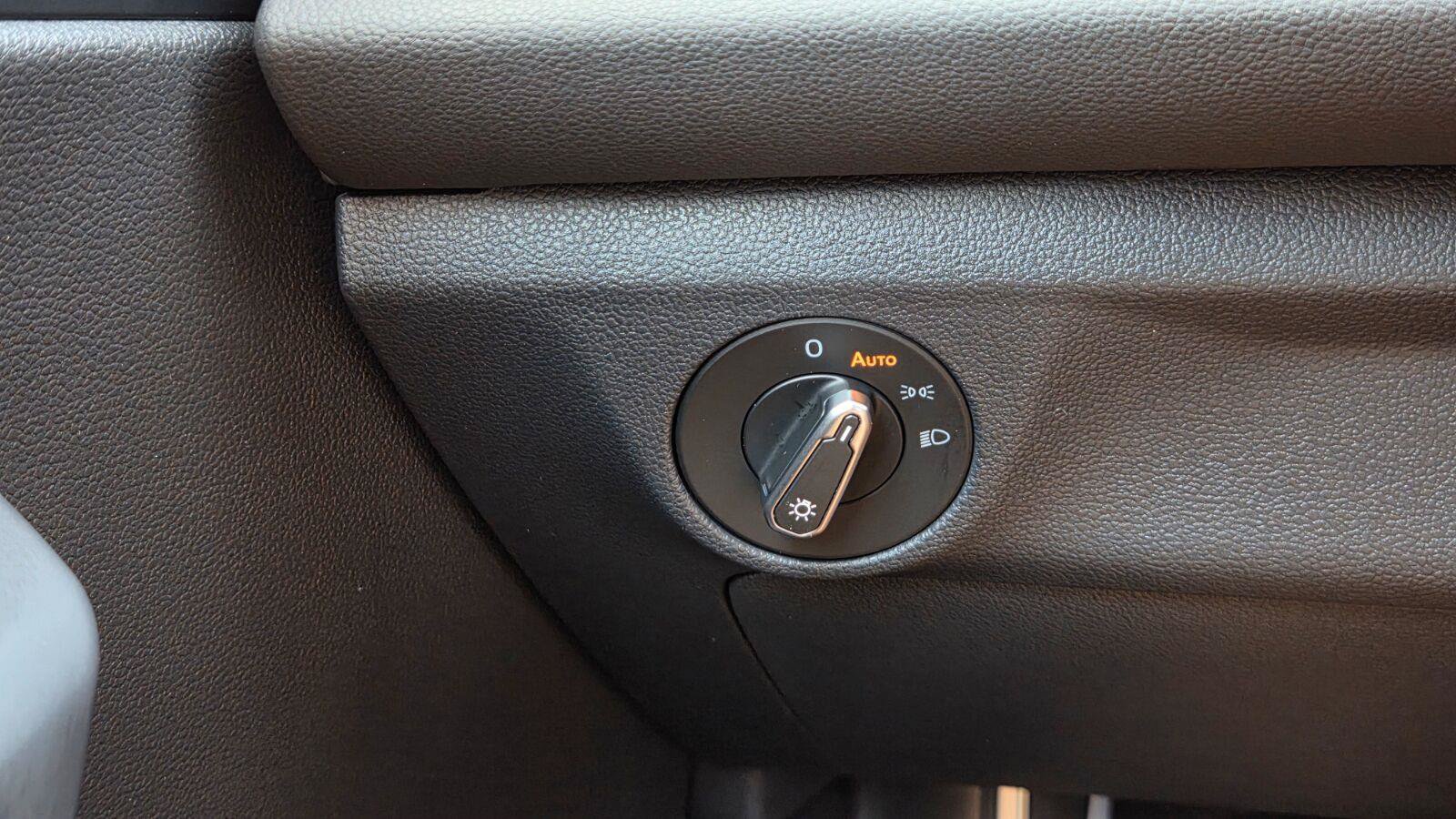 Certified 2025 Volkswagen Jetta Sport FWD image 25