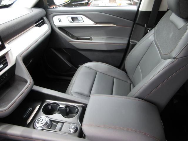 Certified 2025 Ford Explorer Active w/ Active Comfort Package image 23