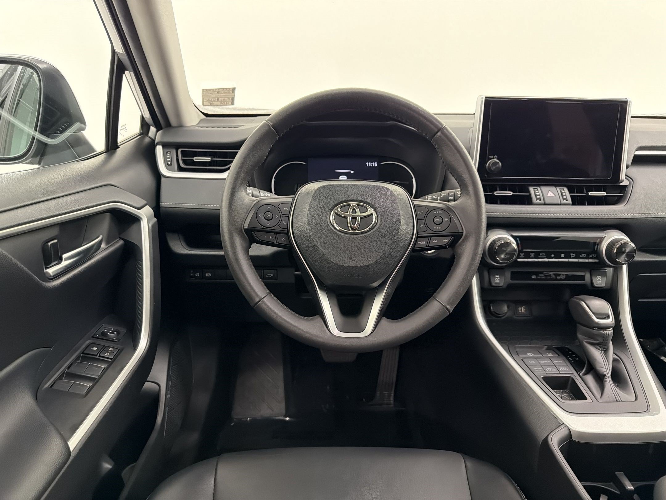 Used 2023 Toyota RAV4 XLE Premium AWD/4WD image 31