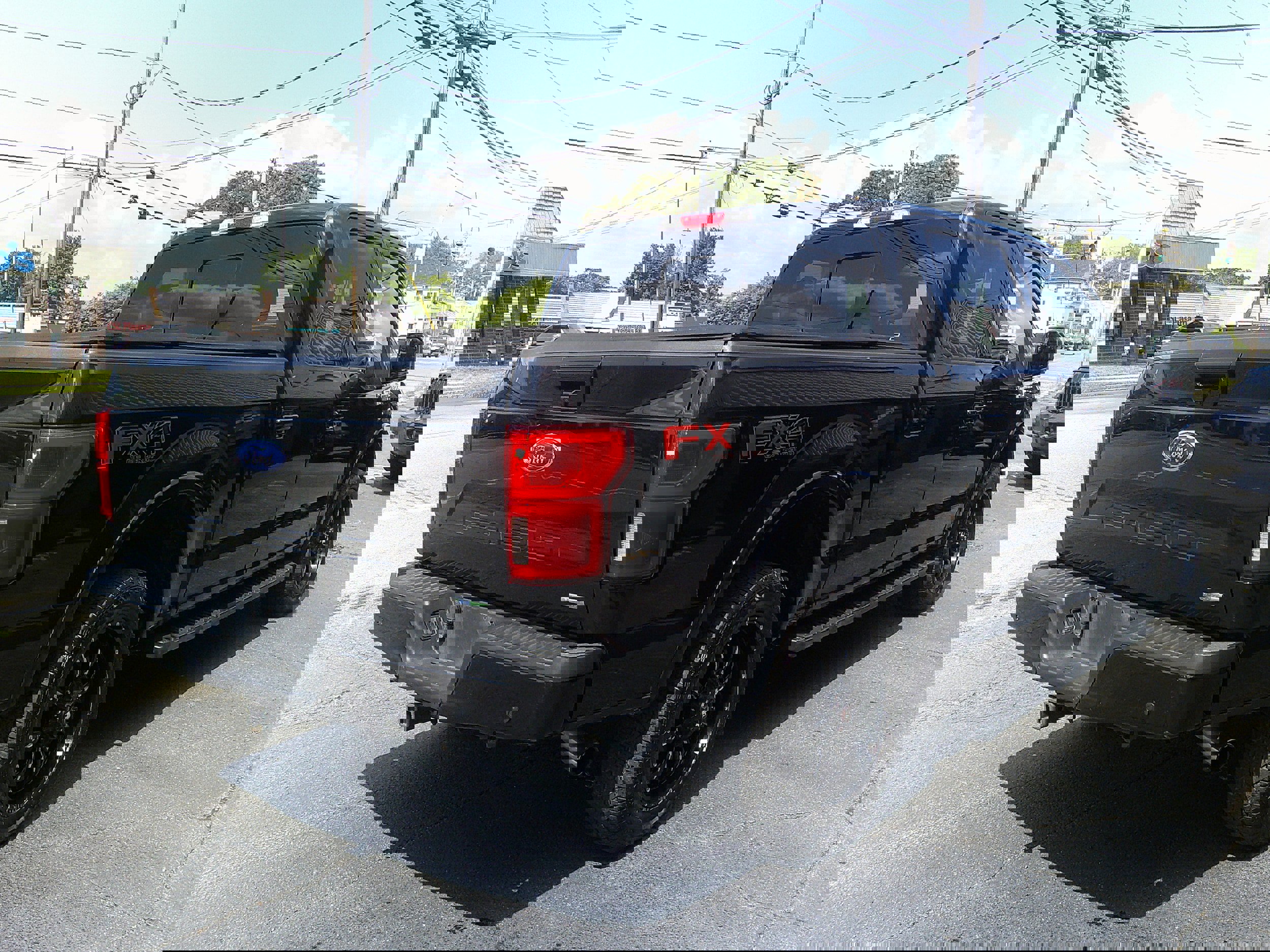 Used 2019 Ford F150 Lariat w/ Equipment Group 502A Luxury image 7