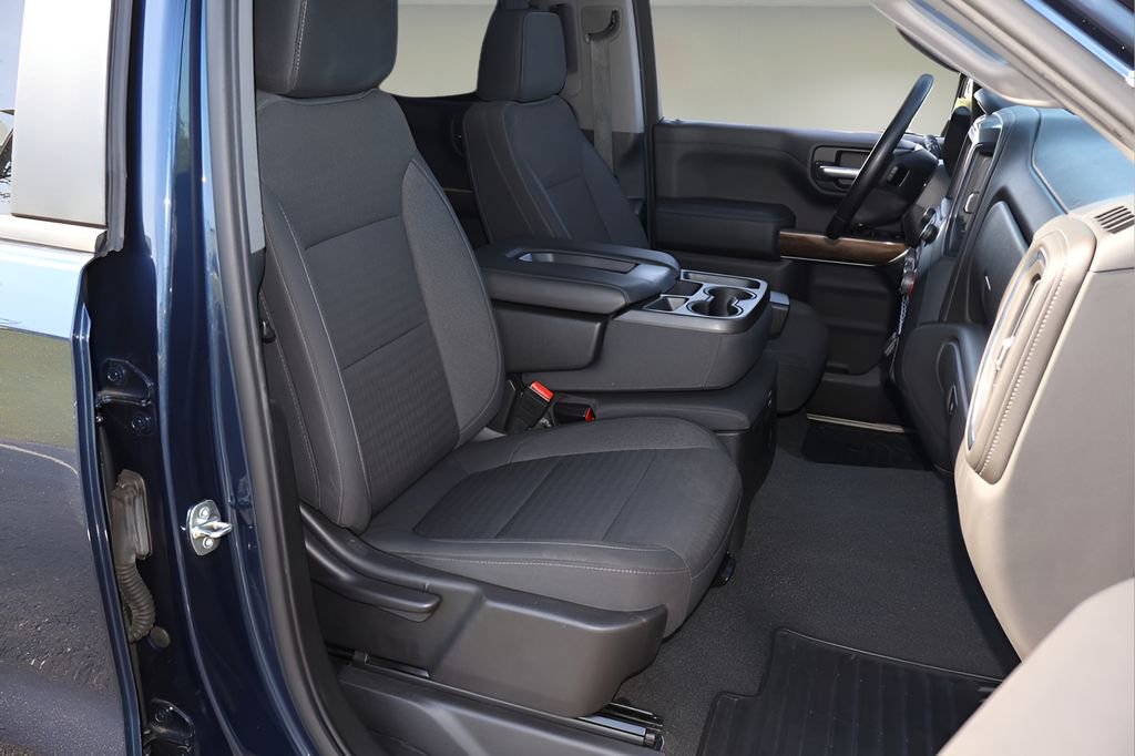 Used 2020 Chevrolet Silverado 1500 LT w/ Texas Edition image 17