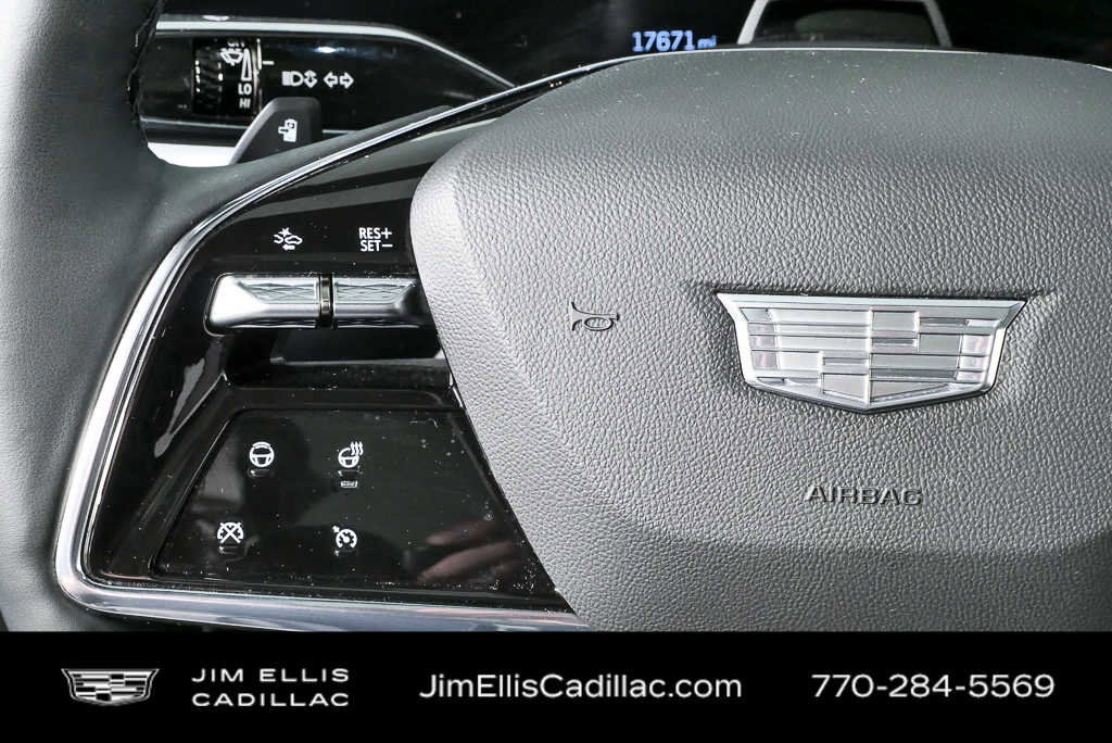 Used 2024 Cadillac Lyriq Sport image 11