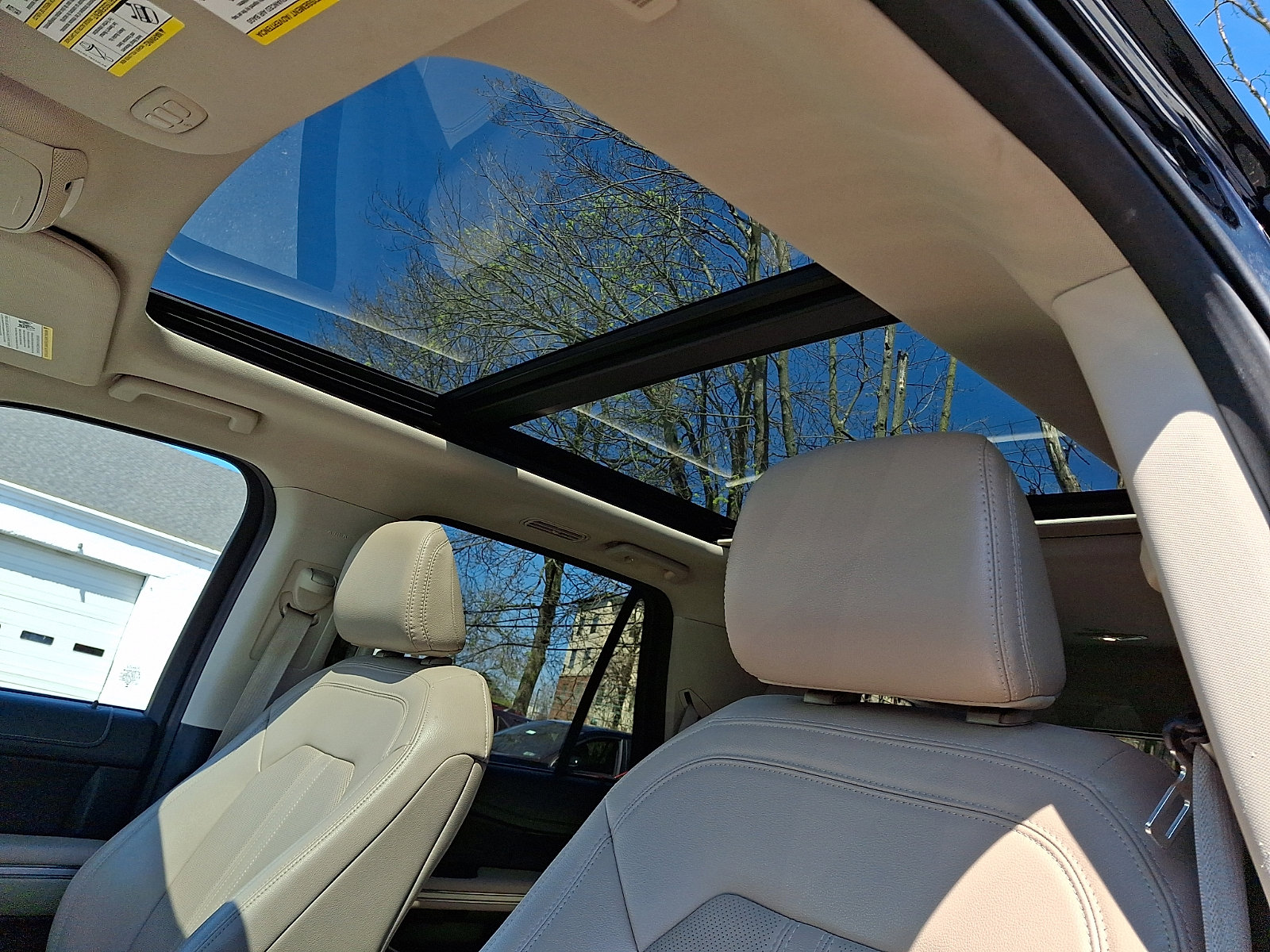 Used 2024 Ford Expedition Limited image 17