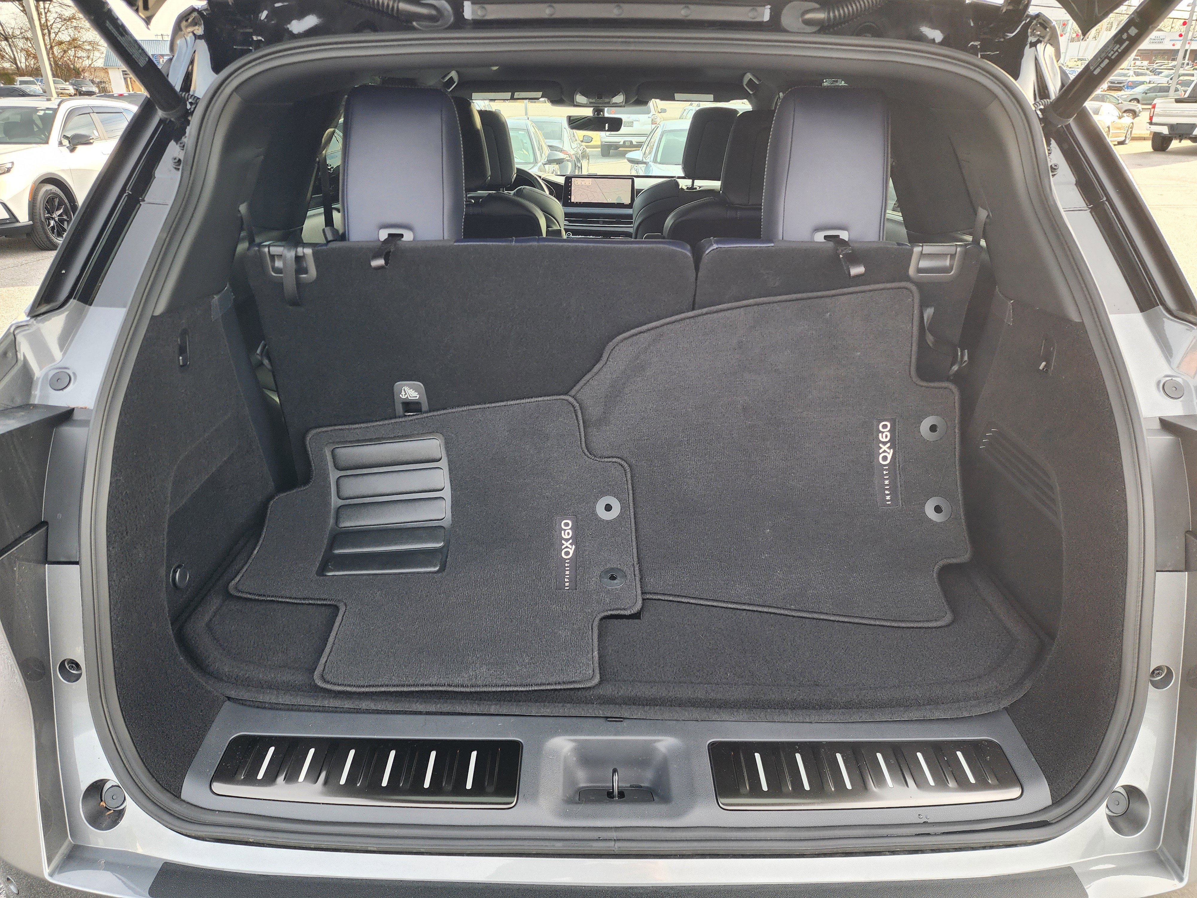 Used 2026 INFINITI QX60 Sport w/ Dark Cargo Package image 6