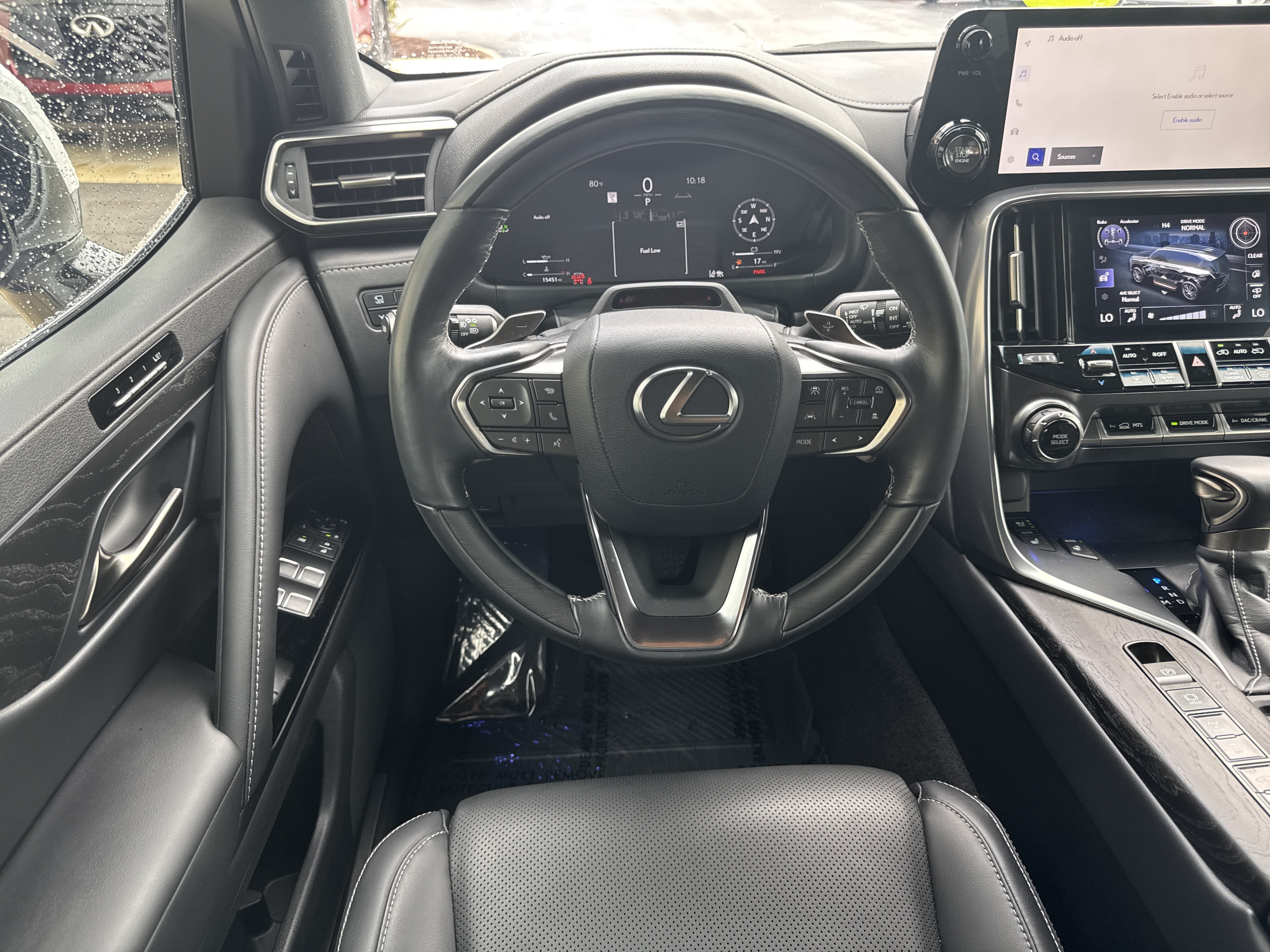 Used 2025 Lexus LX 600 4WD w/ Luxury Package image 11