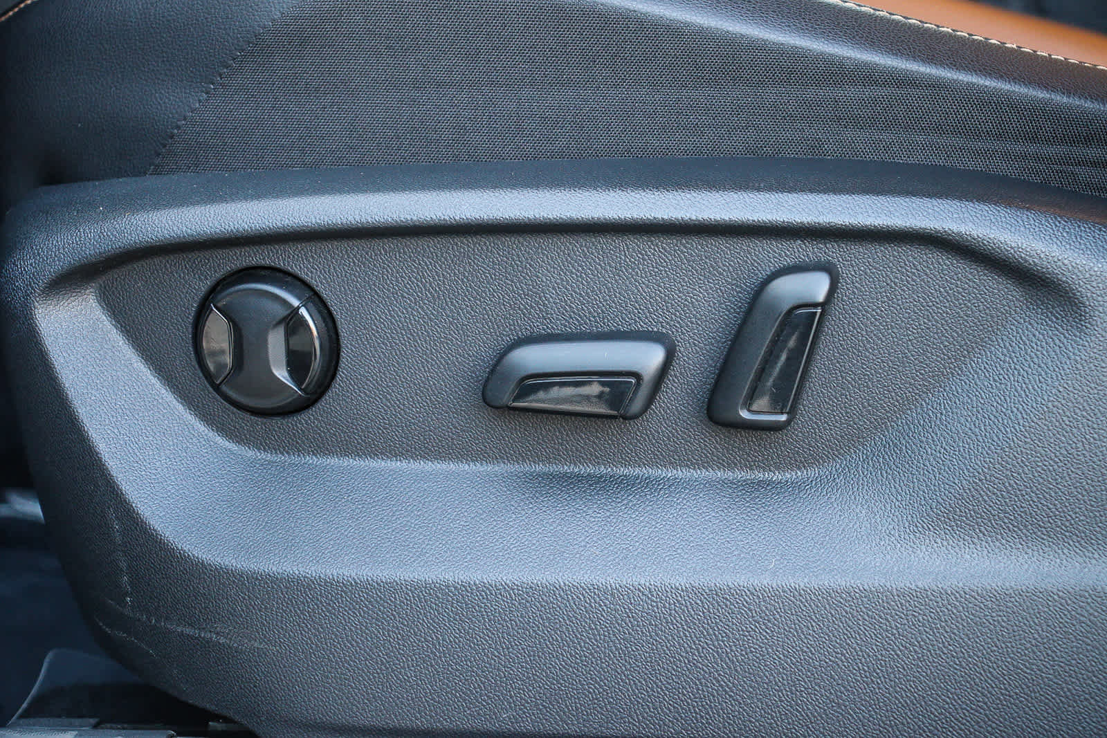 Used 2018 Volkswagen Tiguan SE image 22