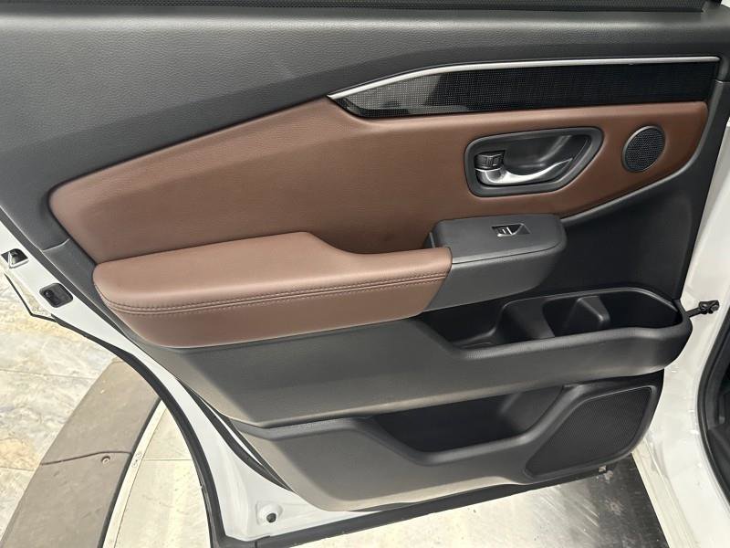 Used 2025 Honda Pilot Elite image 45