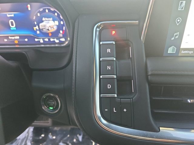 Used 2023 Chevrolet Suburban High Country image 27