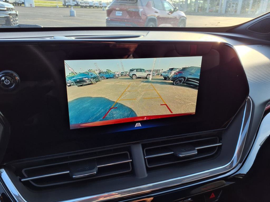 New 2025 Chevrolet Trax RS w/ Sunroof Package FWD image 16