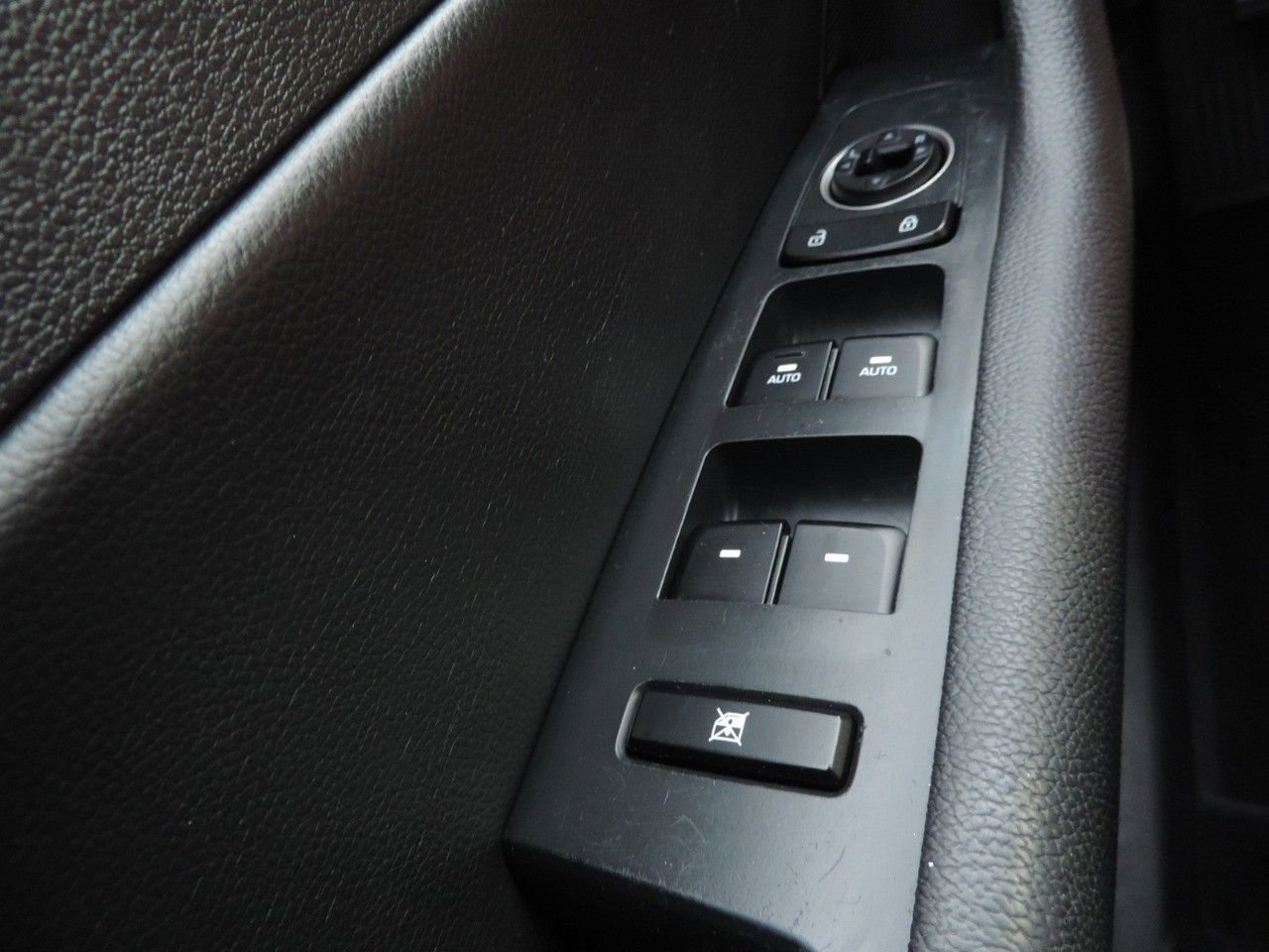 Used 2018 Hyundai Sonata Limited image 25