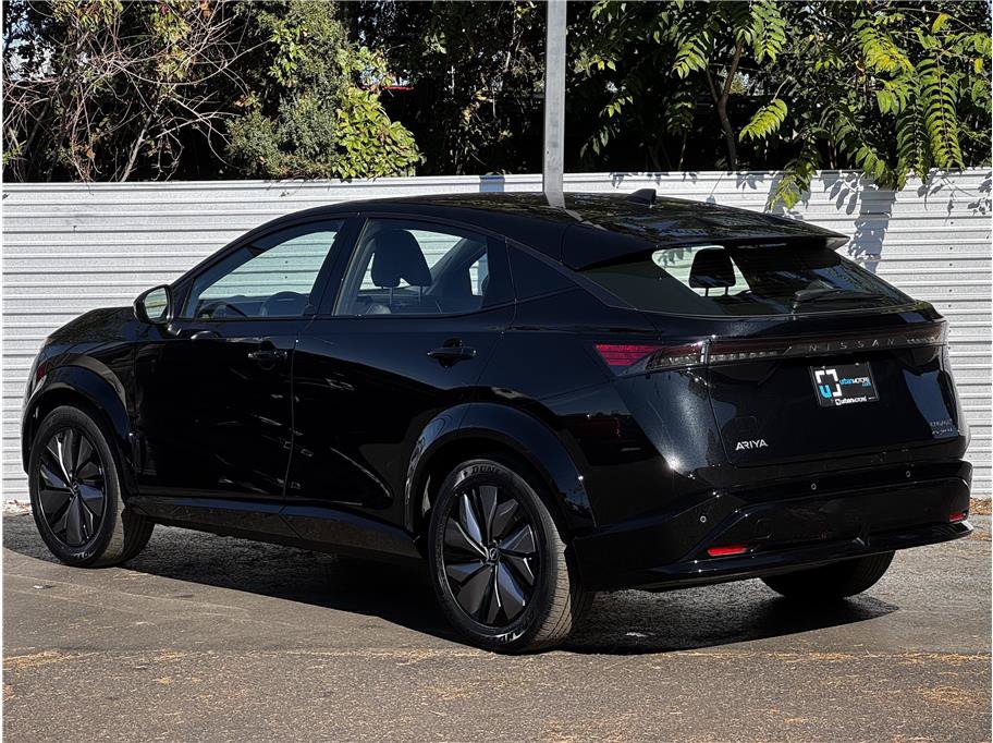 Used 2024 Nissan Ariya AWD image 3