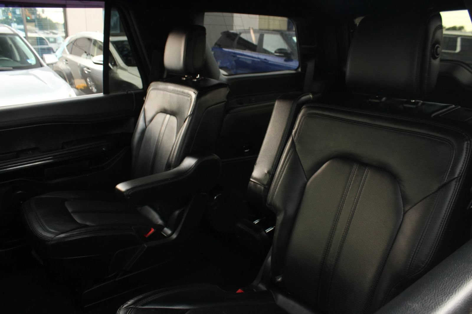 Used 2018 Ford Expedition Limited w/ Equipment Group 302A AWD/4WD image 16