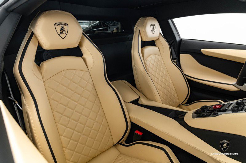 Used 2018 Lamborghini Aventador S image 61