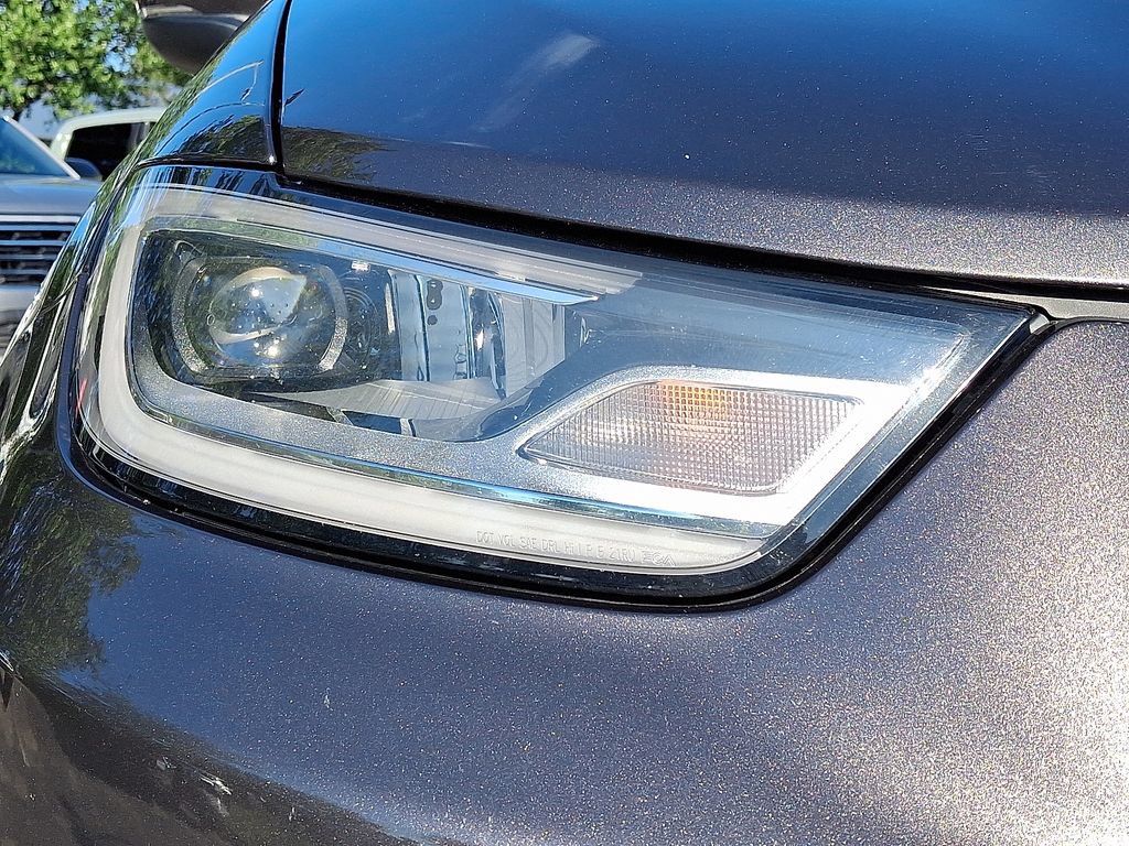 Used 2023 Chrysler Pacifica Touring-L FWD image 9
