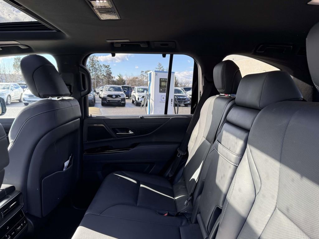Used 2023 Lexus LX 600 4WD w/ Appearance Package image 18