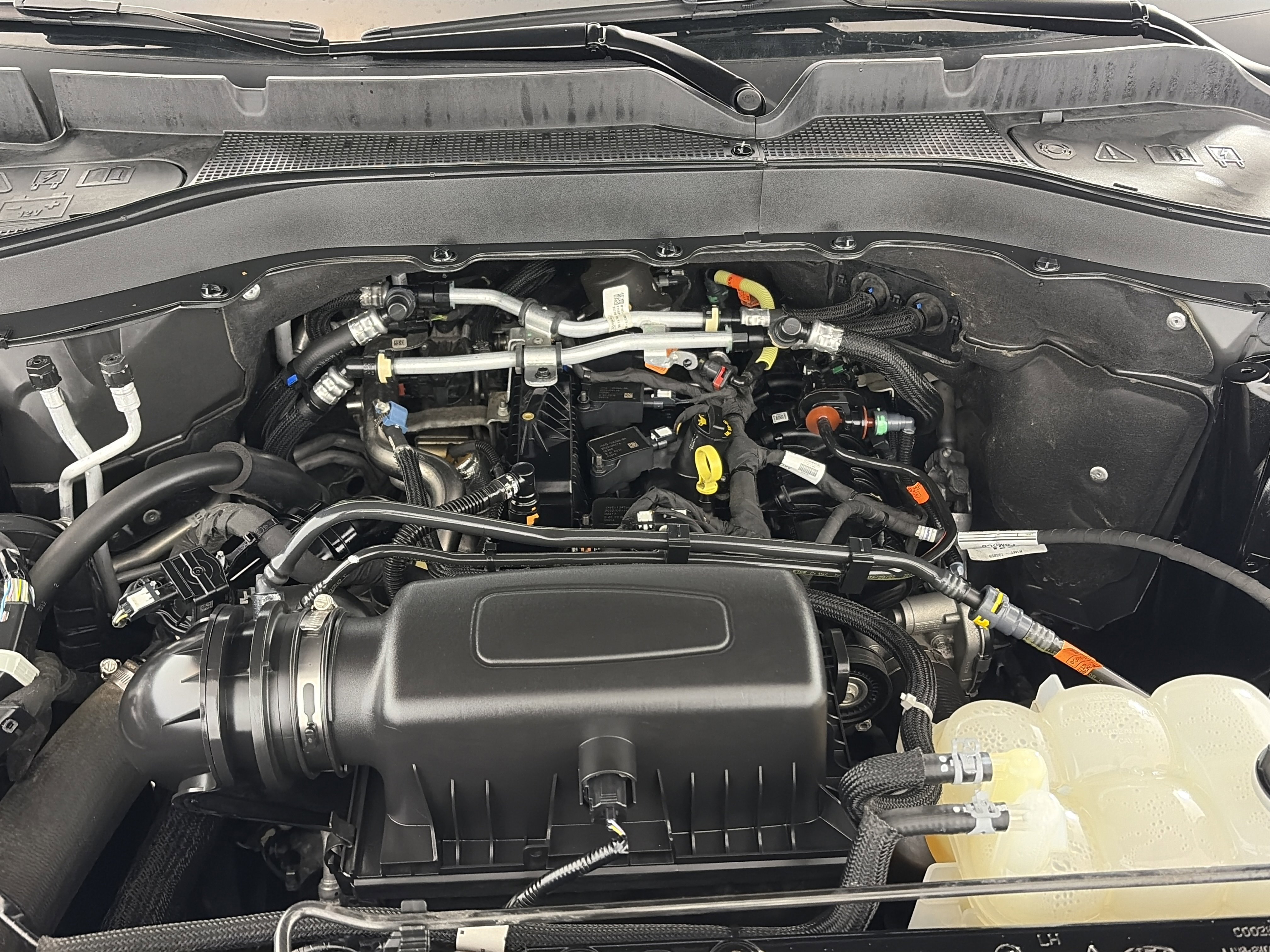 Used 2022 Ford Explorer XLT w/ Equipment Group 202A image 12